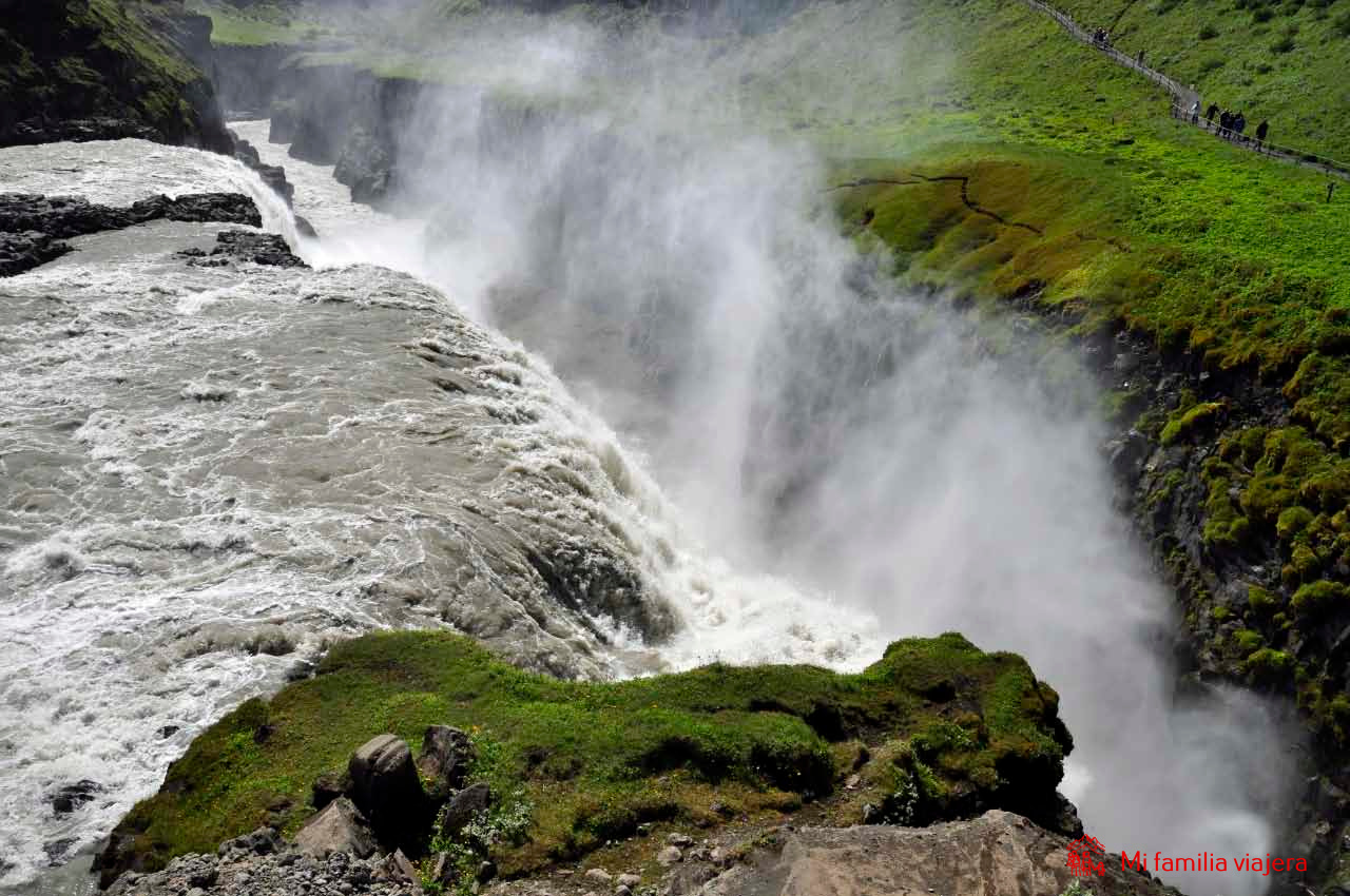 Cascada de Gulfoss. El aparcamiento para este salto de agua es gratuito dentro del Círculo Dorado