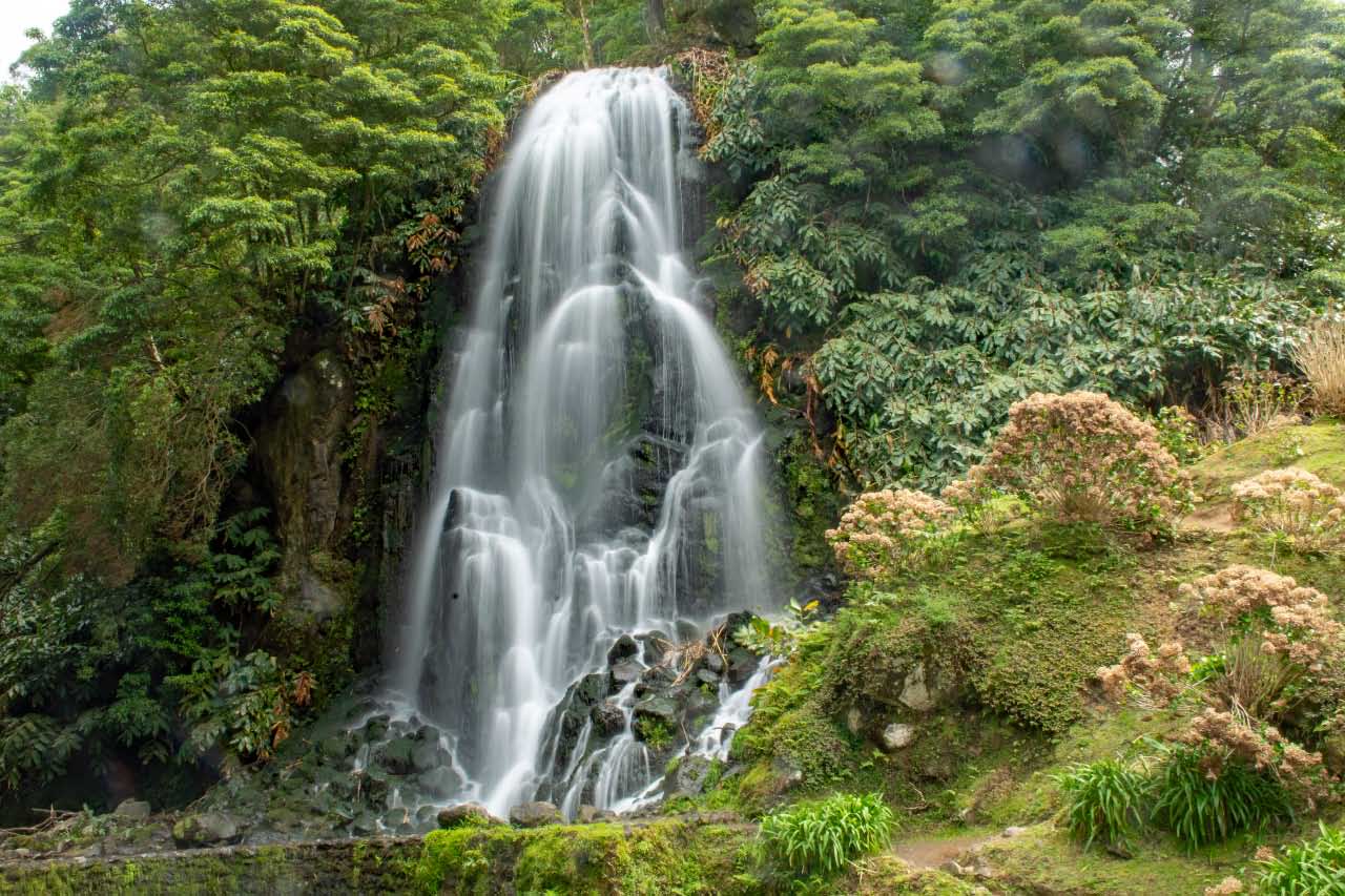 Cascada de Ribeira dos Caldeirões