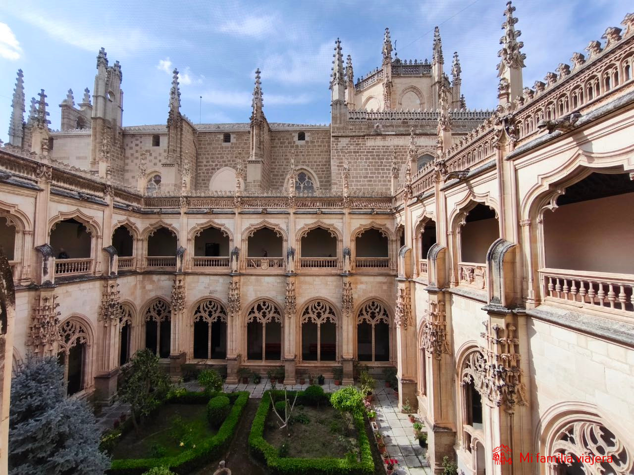 Claustro del Monasterio de San Juan de los Reyes, un imprescindible que ver en Toledo