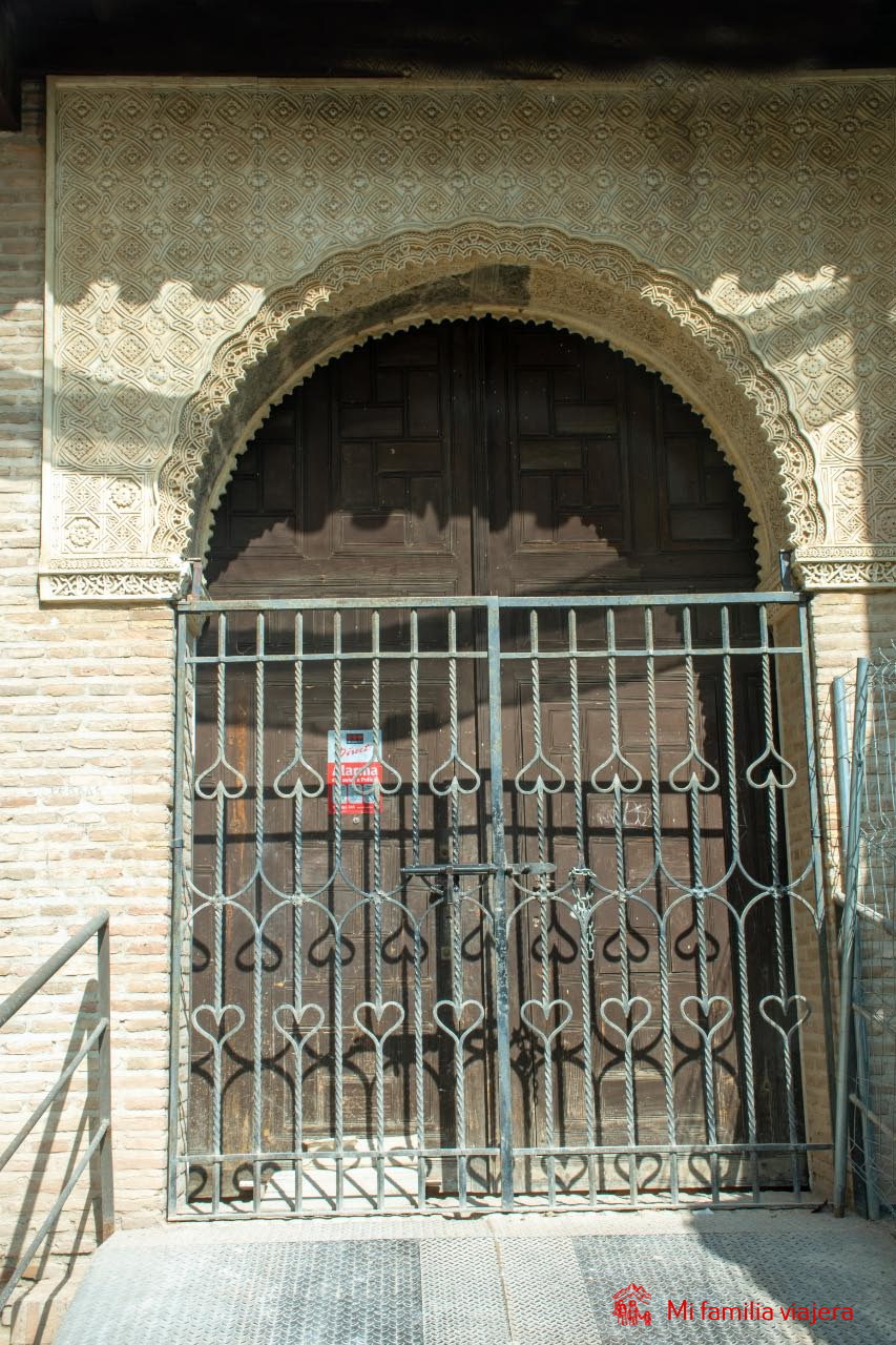 Puerta principal de la Casa de Mesa, un enclave que ver en Toledo
