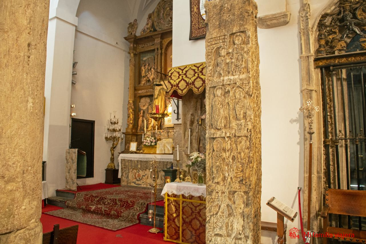 Pilastra visigoda en la iglesia de El Salvador