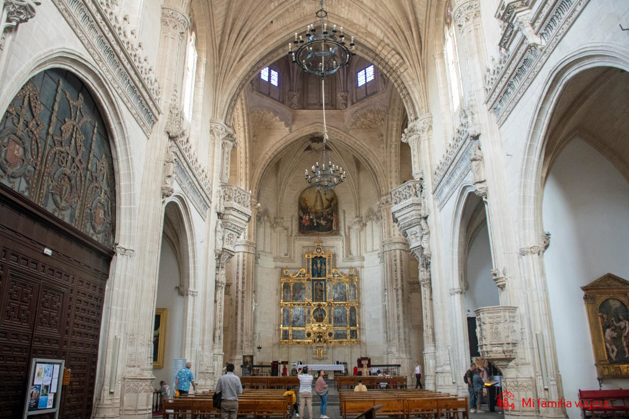 interior de la iglesia del Monasterio de San Juan de los Reyes