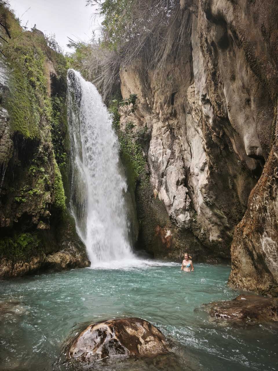El baño está permitido en el río Algar