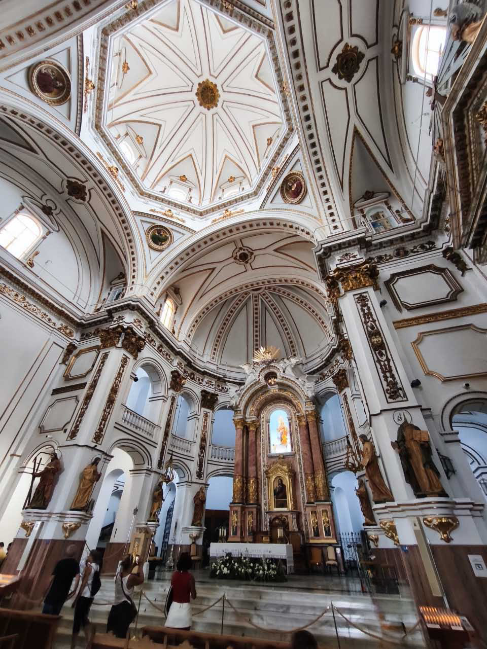 Interior de la iglesia de Nuestra Señora del Consuelo en Altea