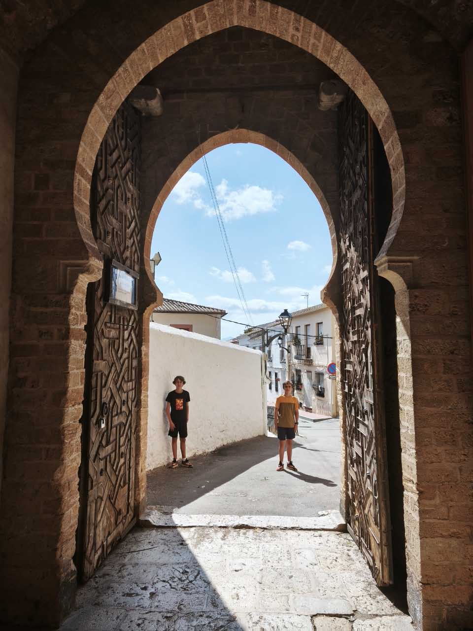 Arco mudéjar de acceso al Castillo de Dénia