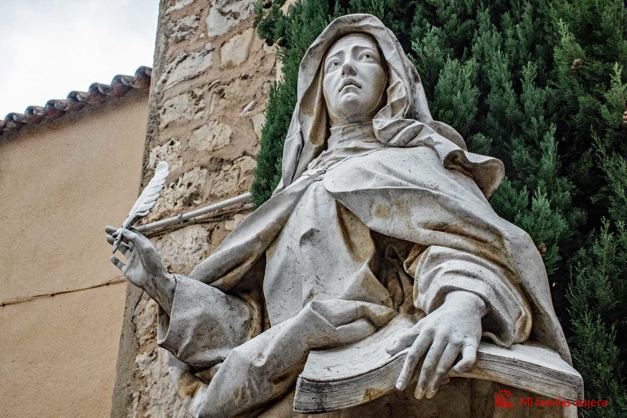 Escultura de Santa Teresa de Jesús