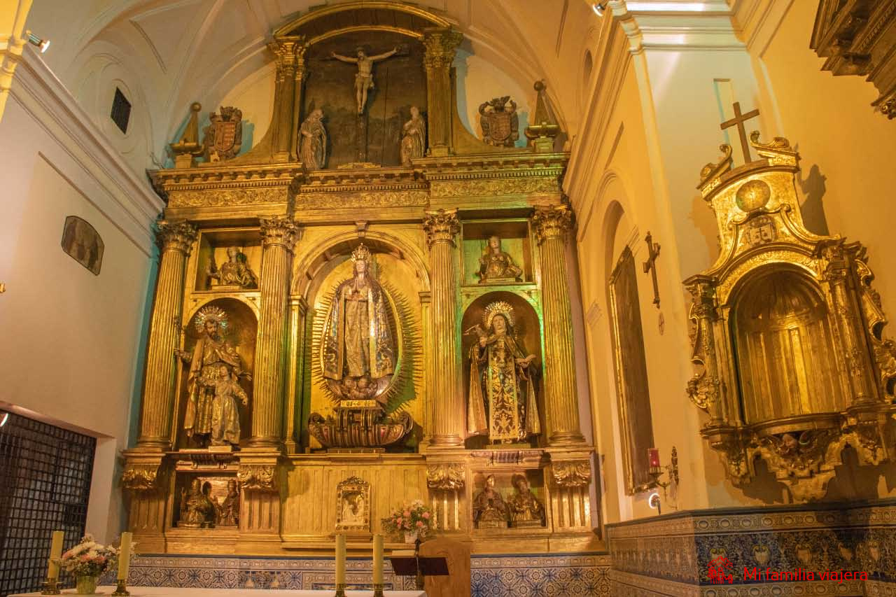 Interio de la iglesia del Convento de Santa Teresa en Valladolid