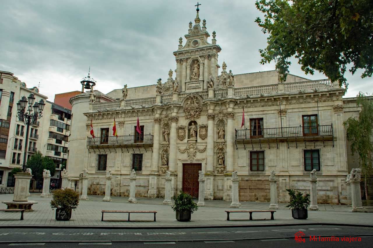 Fachada de la Universidad de Valladolid