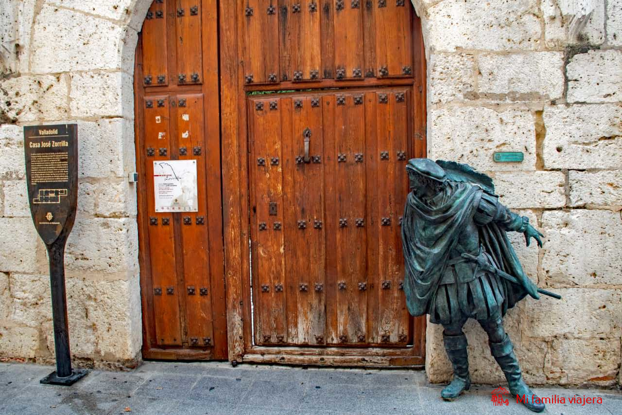Entrada de la casa Zorilla